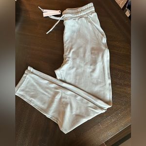 NWT Paragon Joggers Size XS (Mint)